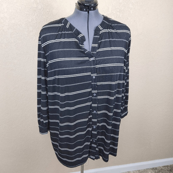 Lane Bryant Black and White Stripe Textured Long Sleeve Top 26/28 NWT (3604) - Picture 1 of 7